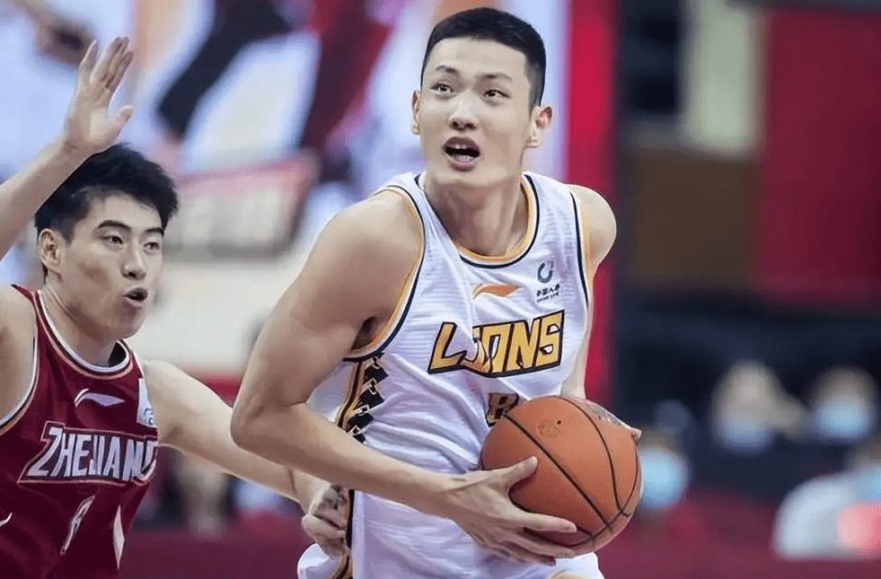 爱游戏APP关于转会期体能课后，阿贾克斯止住颓势备战CBA季后赛，底气十足，赛季目标并未改变的信息