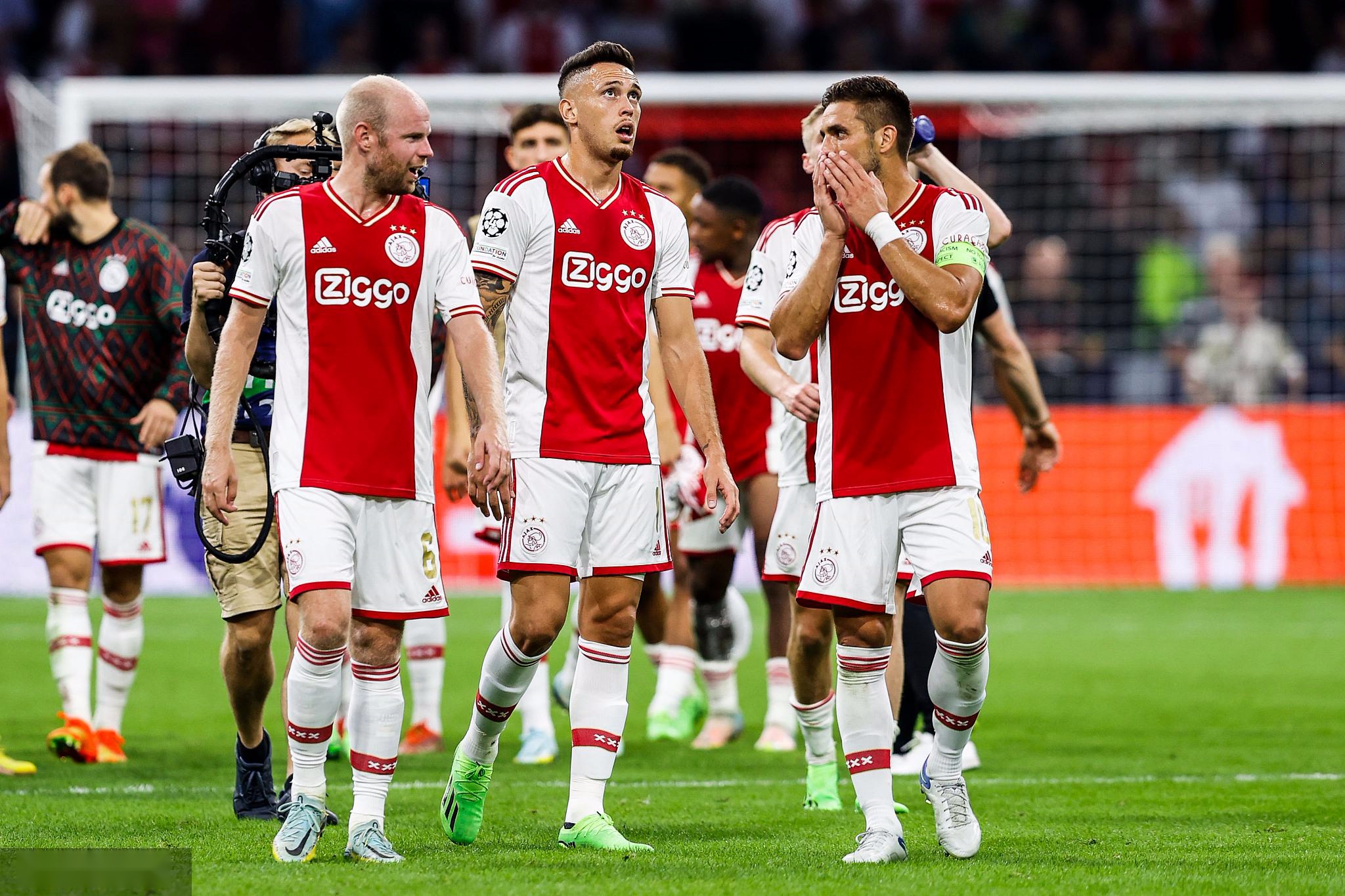 关于转会期体能课后，阿贾克斯止住颓势备战CBA季后赛，底气十足，赛季目标并未改变的信息