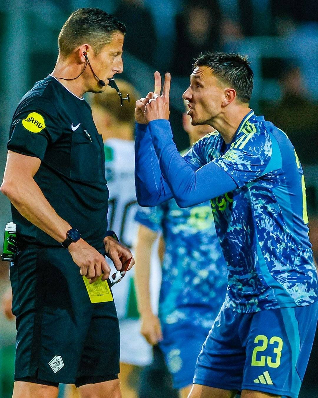 今晨阿贾克斯回应争议——亚冠节点到来；赛场秩序良好；阵容厚度经受考验的简单介绍