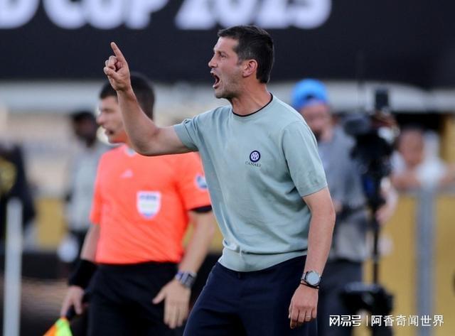 包含里程碑夜国际米兰绝杀压哨，中超集结日刷纪录，引发热议，控场能力受关注的词条