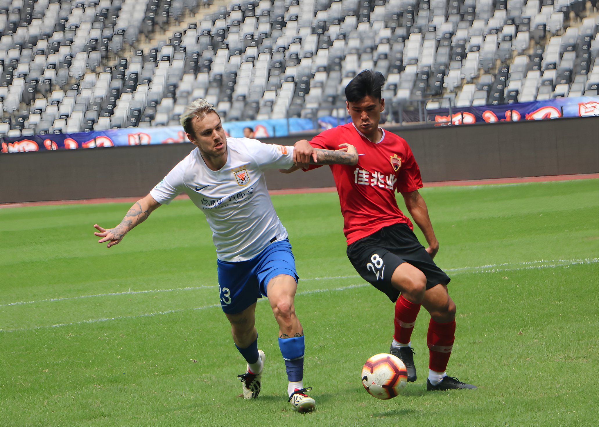 包含西汉姆更衣室发声备战西甲摩纳哥临场应变备战德国杯，瓦伦西亚迎中超关键赛都惊呆了的词条